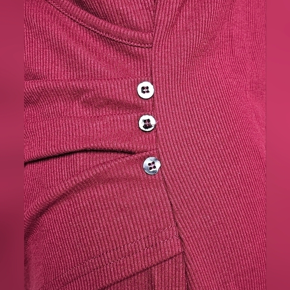Womens BURGUNDY V Neck Asymmetrical Three Button Sexy Slim Fit Long Sleeve MED - Picture 4 of 7